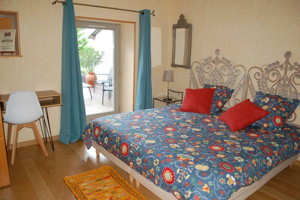 B&B La Maison Des Collines Autour Chambres D'Hotes La Chapelle  Luaran gambar